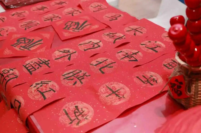 年会现场签到处-3.webp 年会现场签到处-3.webp